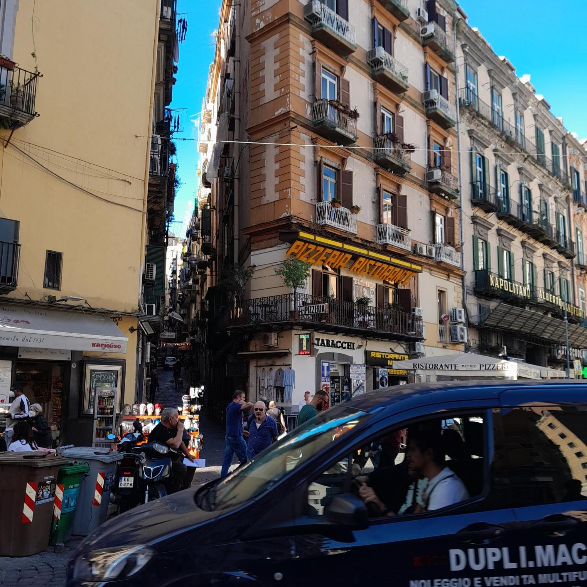 Piazza Carita' Centro Storico Daire Napoli Oda fotoğraf