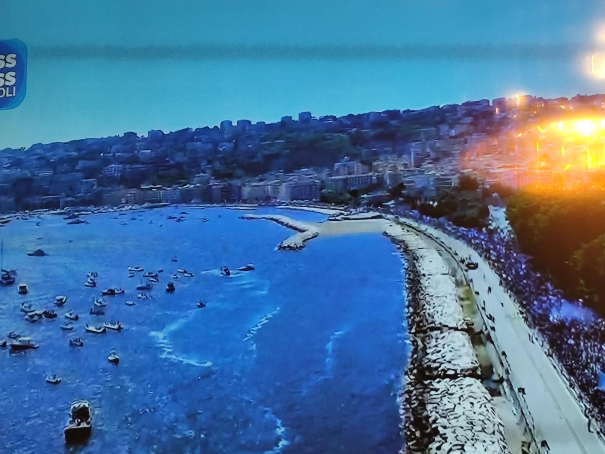 Piazza Carita' Centro Storico Daire Napoli Dış mekan fotoğraf