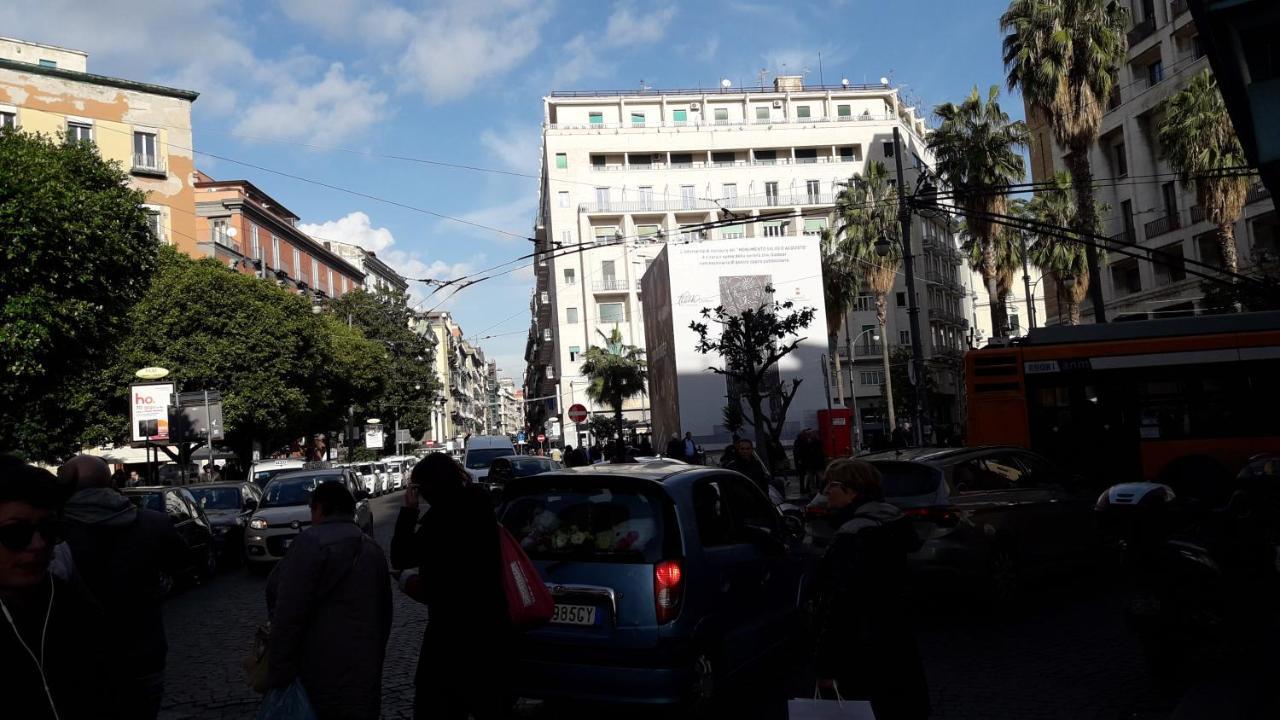 Piazza Carita' Centro Storico Daire Napoli Dış mekan fotoğraf